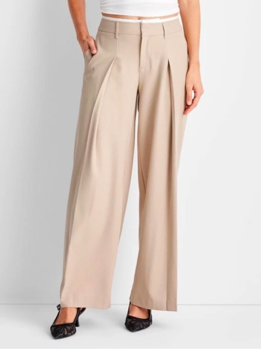 NWT Future Collective Women's Mid-Rise Wide Leg Contrast Waistband Trousers